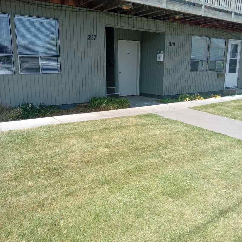 Redmond Condo: 217 NW 7th St