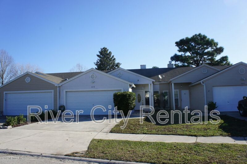 Jacksonville House: 849 Candleknoll Lane