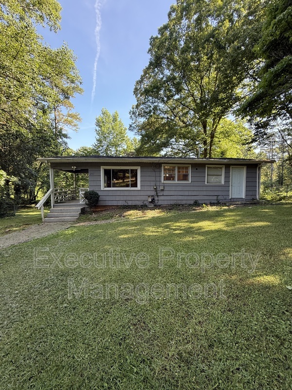 Birmingham House: 217 Killough Drive