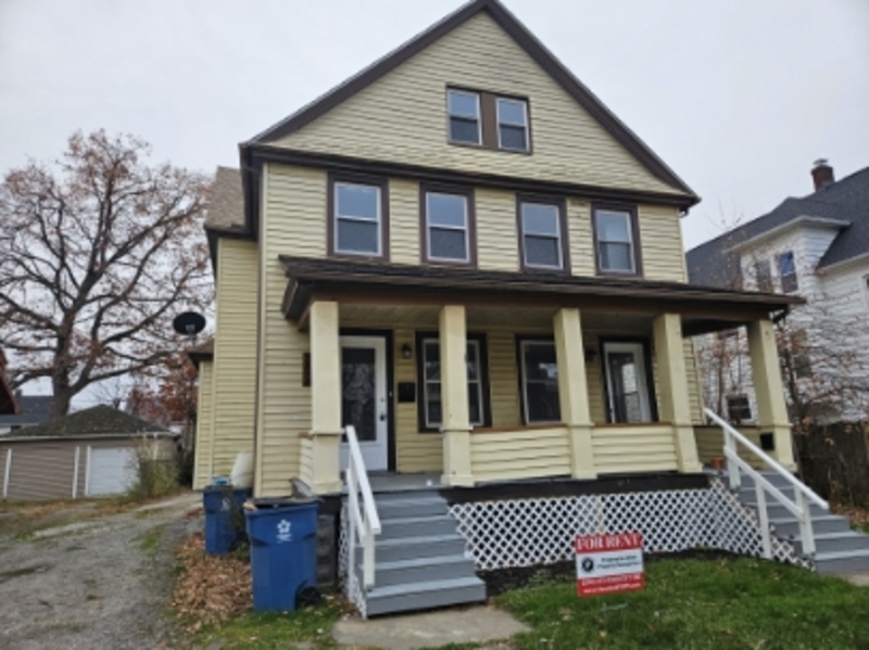 Lorain Condo: 1850 East 32nd Street - Right