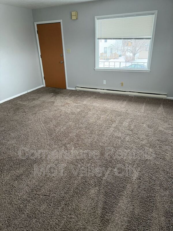 Valley City House: 807 3rd St SW