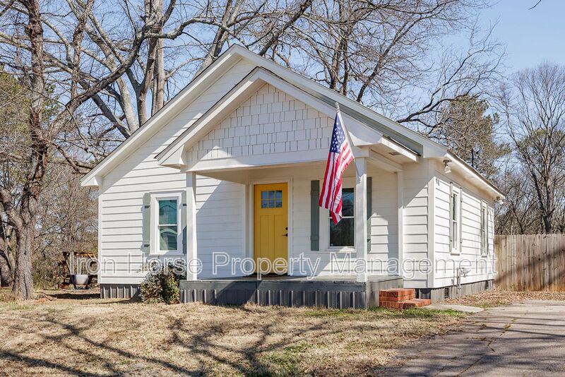 Statham House: 2084 Broad Street