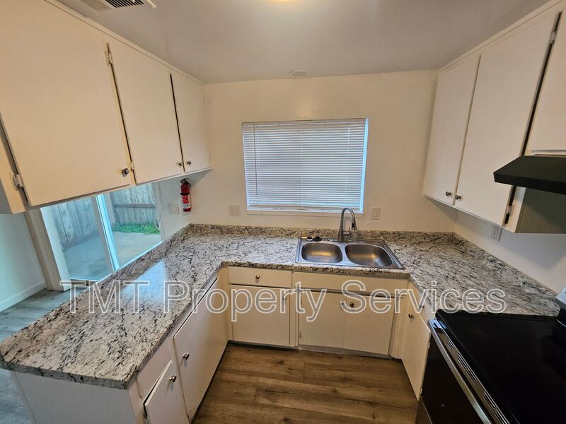 Stockton House: 8611 Acapulco Way