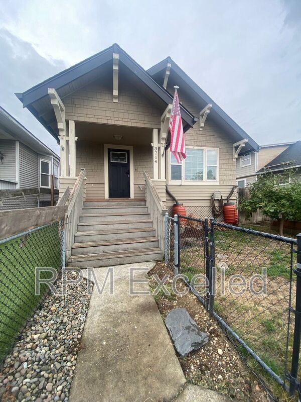 Tacoma House: 3714 E I St