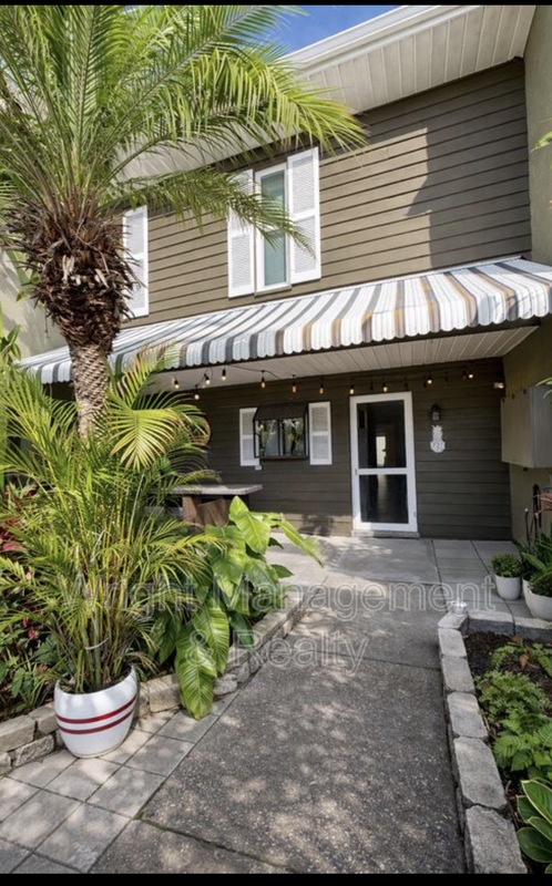 Tampa Townhome: 727 North Himes Avenue