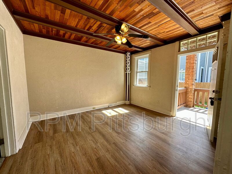 Pittsburgh House: 817 N Sheridan Ave