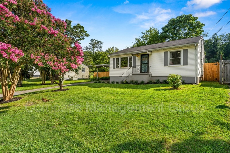 Knoxville House: 917 Hall Street