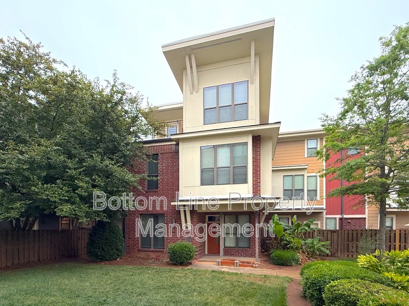 Charlotte Townhome: 904 Warren Burgess Lane