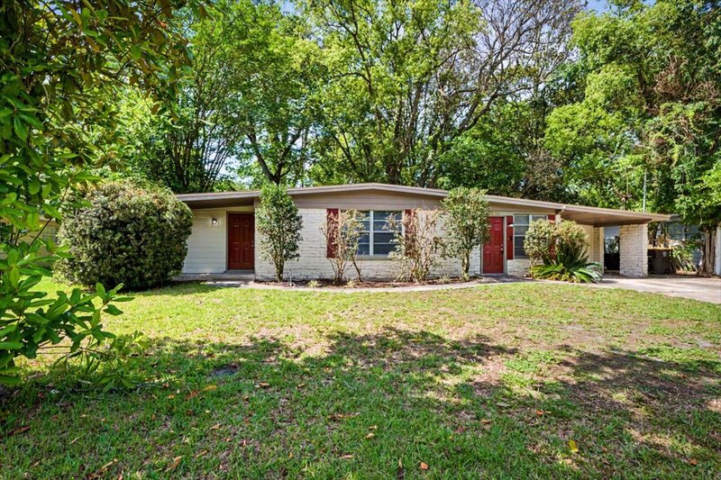 Jacksonville House: 7010 Arques Road