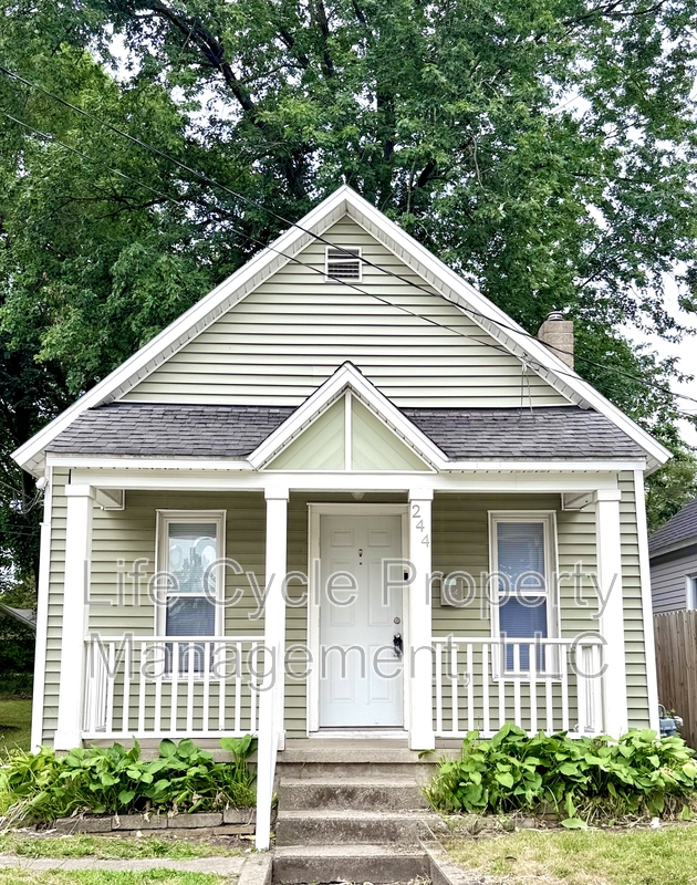 Grand Rapis House: 244 Matilda St NE