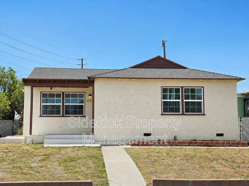 Pico Rivera House: 8941 Songfest Dr