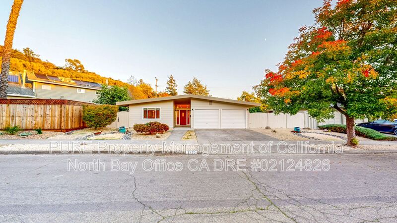 Santa Rosa House: 2450 Grosse Ave