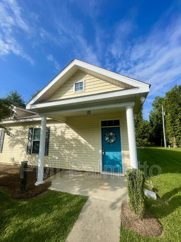 Chapin Condo: 109 Fairview Park Dr