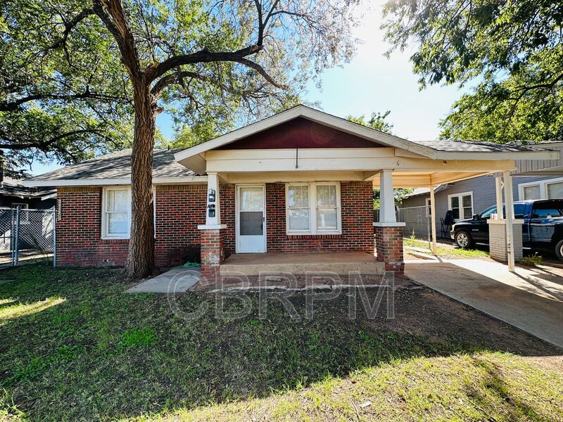 Lubbock House: 2117 15th