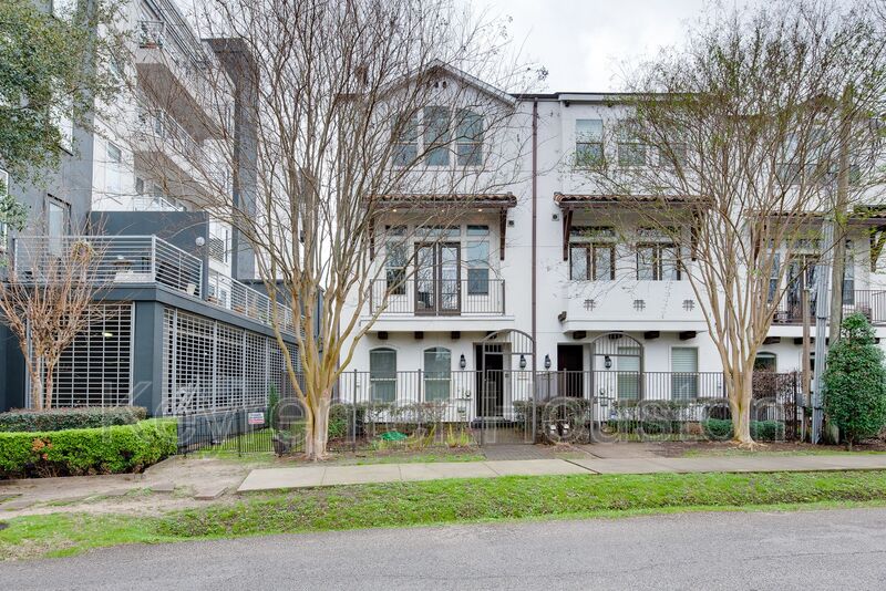 Houston House: 4203 Feagan St