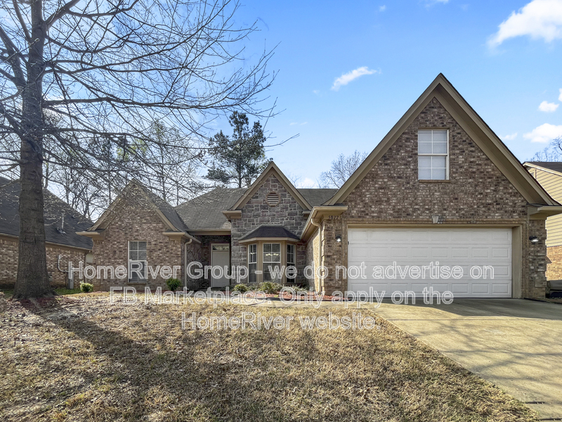 Memphis House: 5877 Peterson Ridge Ln