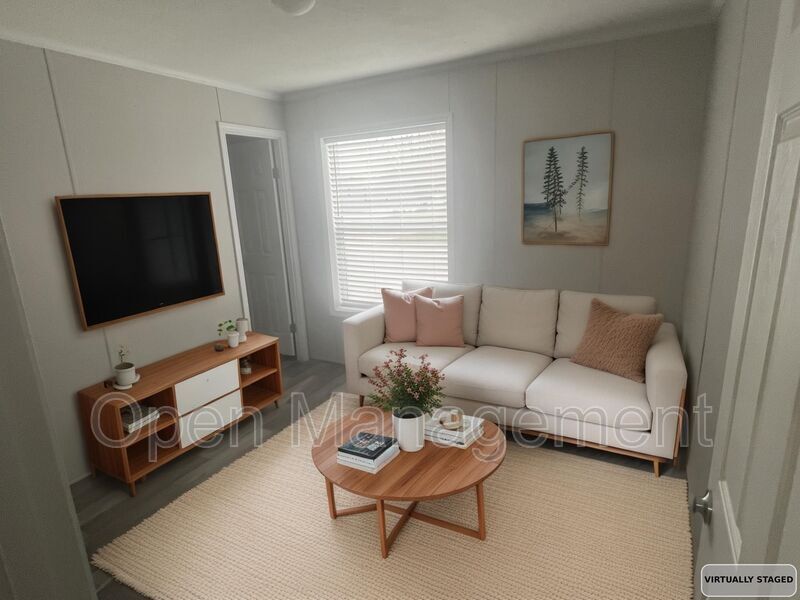 West Fargo House: 825 1st Ave E