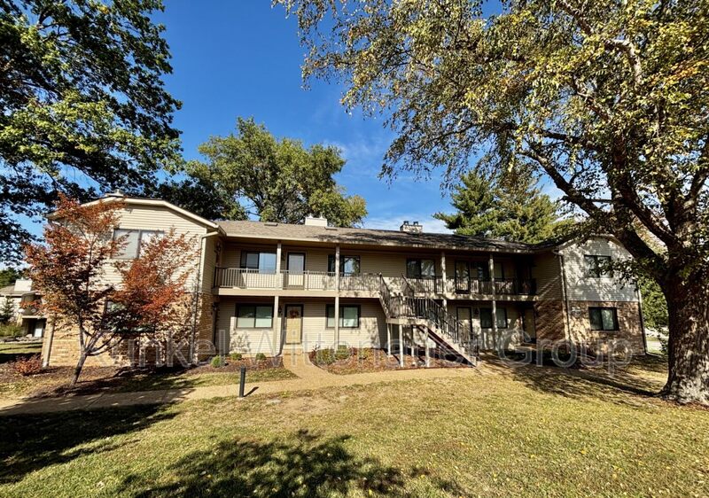 O'Fallon Condo: 225 Eagle Ridge