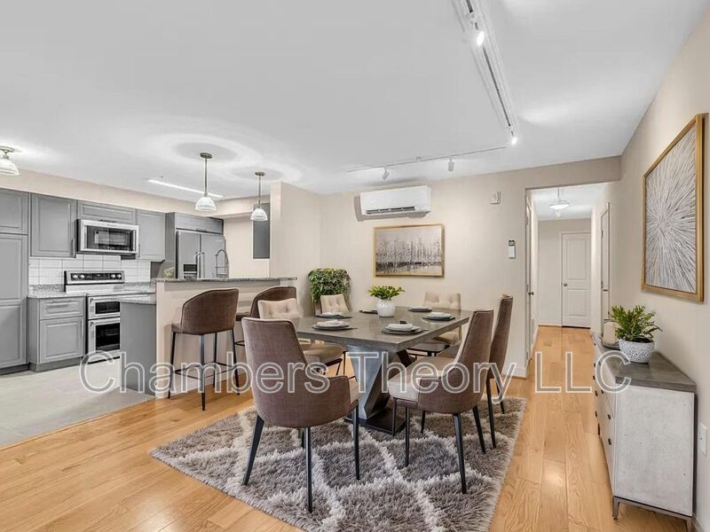 Washington Condo: The Montana 220 2nd St SE