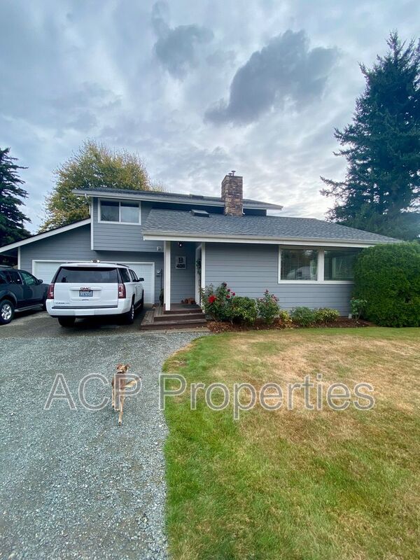 Everson House: 406 Arrowhead Ln