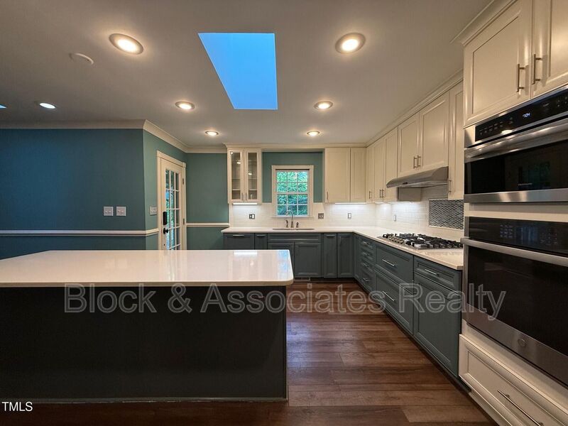 Raleigh House: 4108 Pleasant Grove Church Road