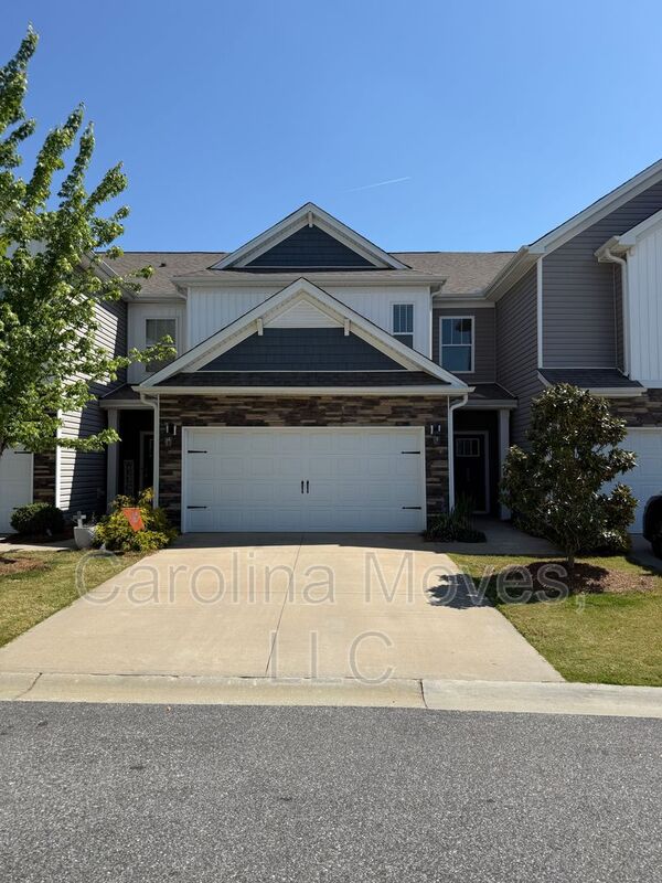 Greer House: 555 Yellow Fox Road