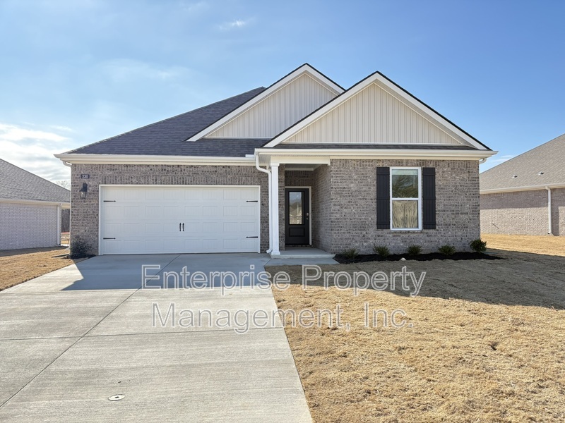 Oakland House: 230 Kipling Dr