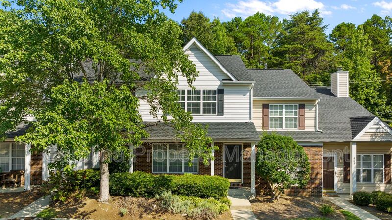 Charlotte House: 670 Emerald Cove Dr