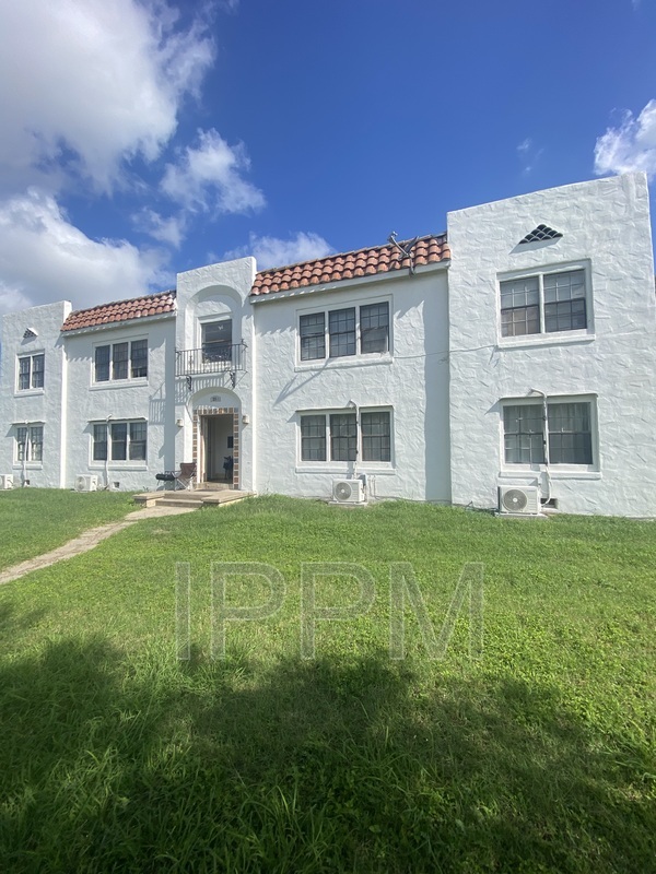 San Benito Condo: 284 Corona Crescent