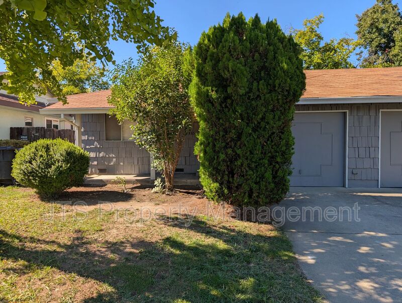 Sacramento Condo: 1335 Topaz Way