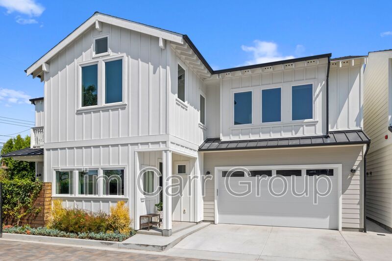 Costa Mesa House: 171 22nd St