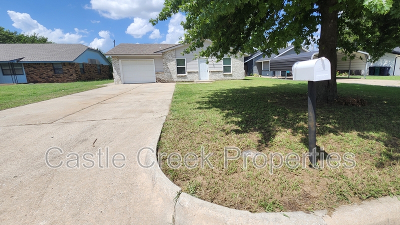 Oklahoma City House: 425 Northwest 120th Street