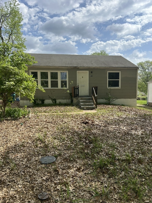 Saint Louis House: 7811 Alert Dr