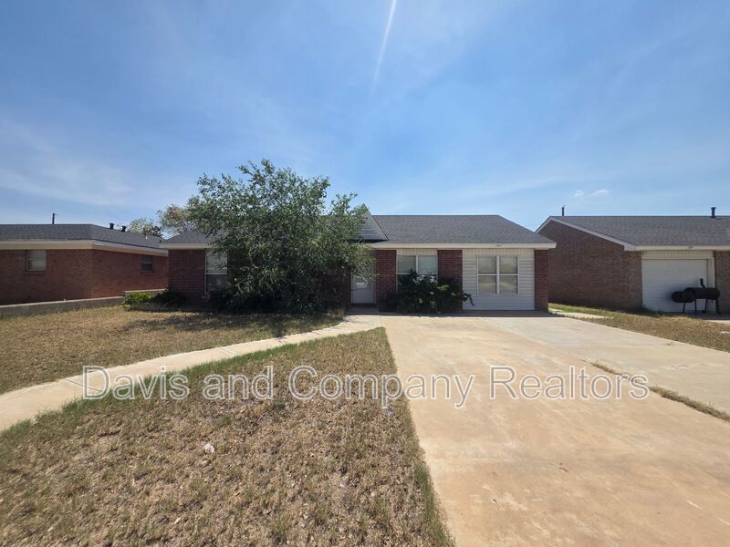 Midland House: 707 Devonian Dr