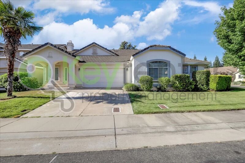 Roseville House: 9105 Pinto Canyon Way