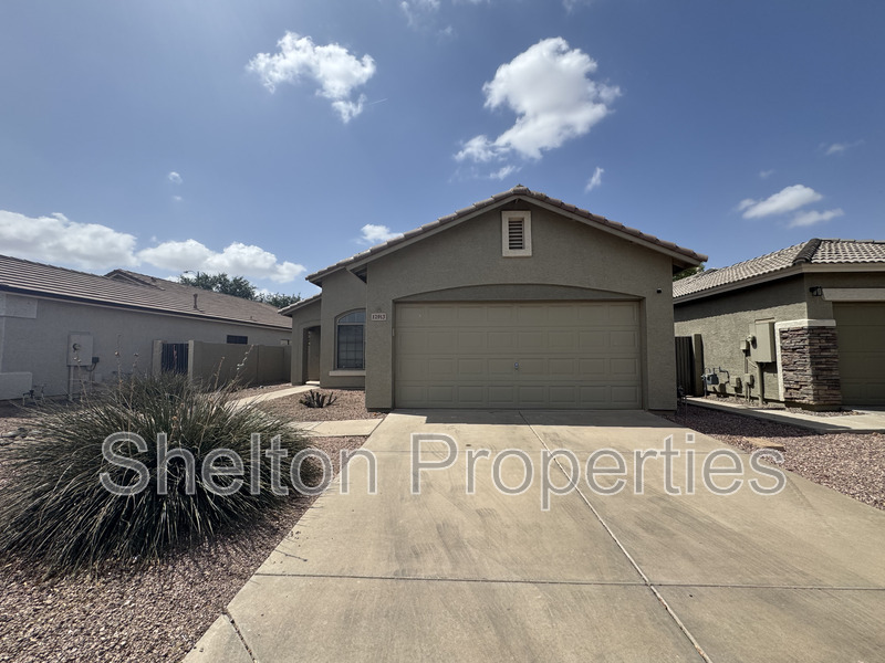El Mirage House: 12913 W Corrine Dr