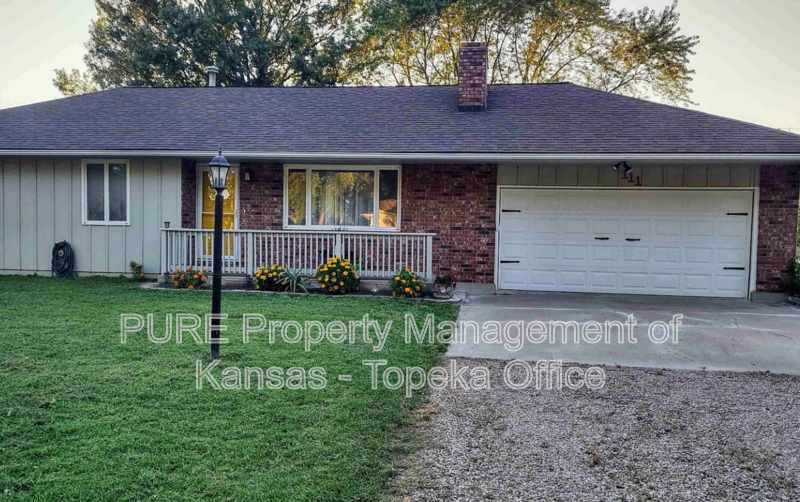 Ozawkie House: 111 Vista View Court