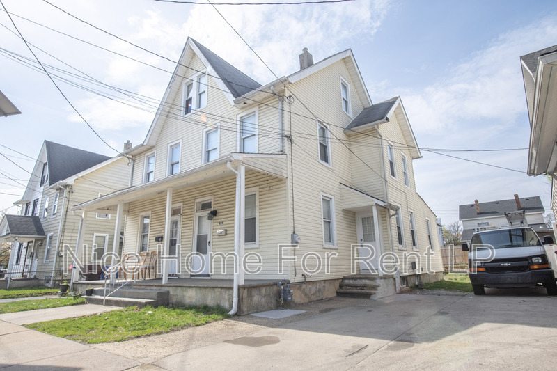 Riverside House: 424 Kossuth St