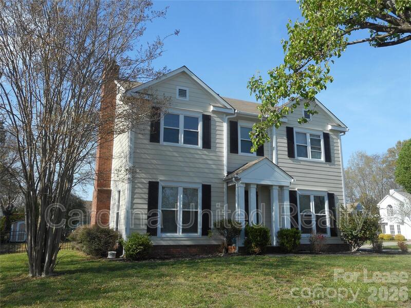 Charlotte House: 8431 Leeper Dr