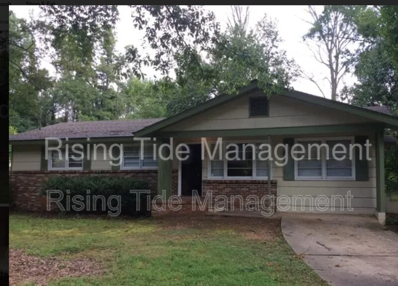 Center Point House: 120 16th Ter NE