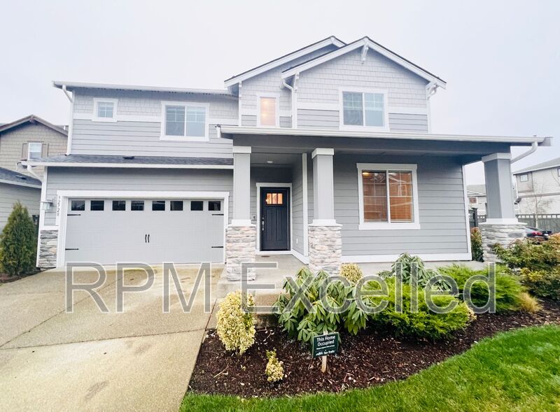 Black Diamond House: 32728 Ash Ave SE