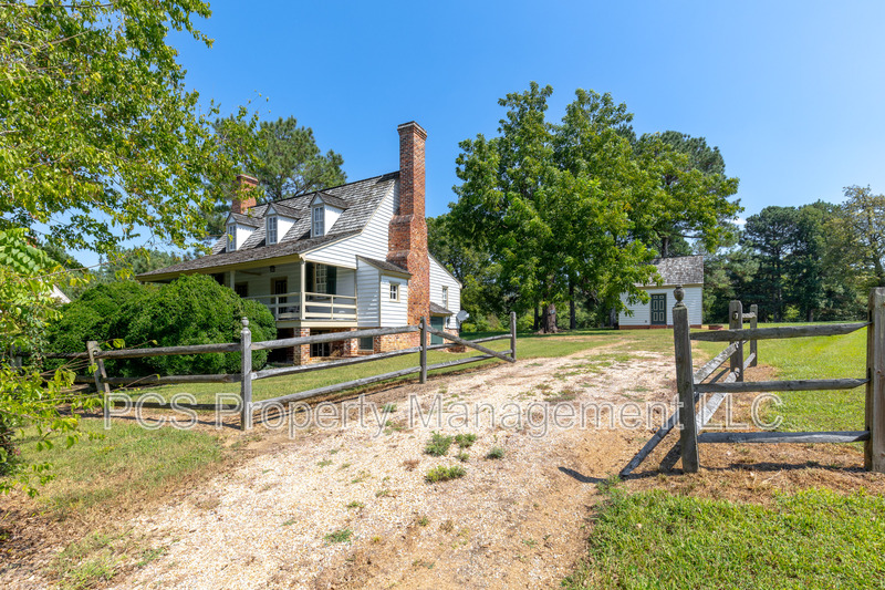 Spring Grove House: 11826 Colonial Trail West