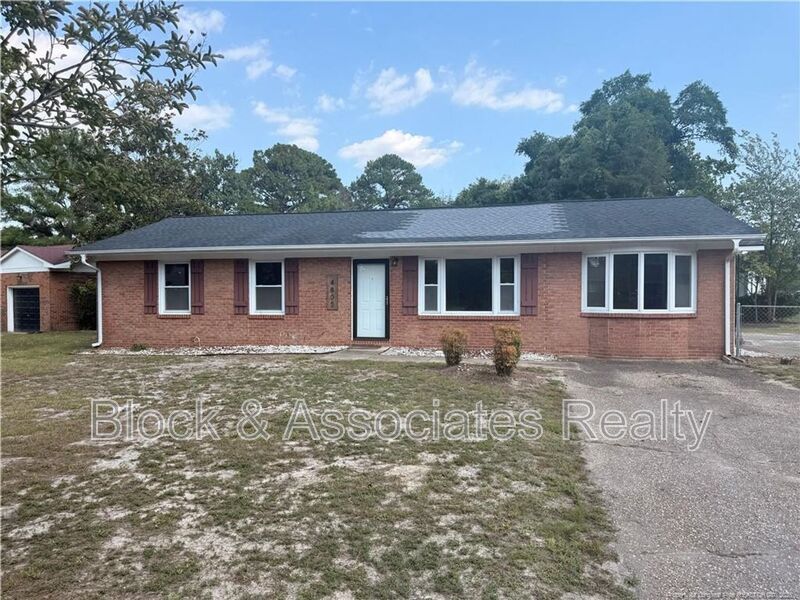 Hope Mills House: 4805 Fellows Ct