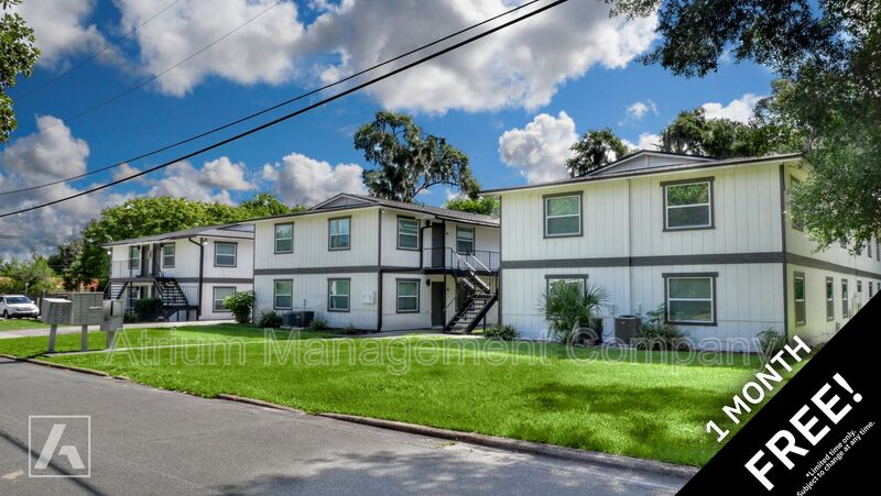 Deland House: 125 S Salisbury Ave
