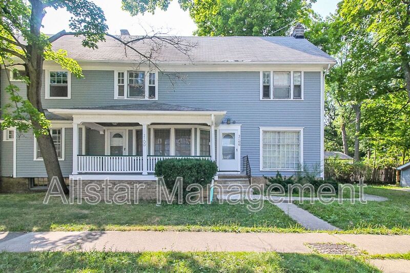 Cleveland Heights House: 2100 Cottage Grove Dr