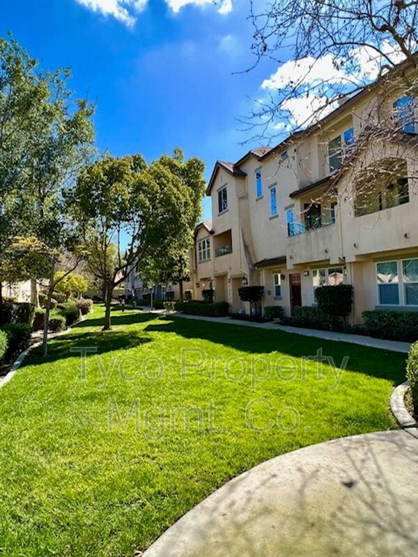 Chula Vista House: 2709 Apricot Court