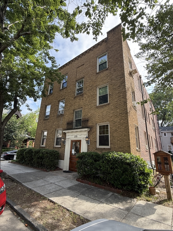 Norfolk Condo: 210 Drummond Pl