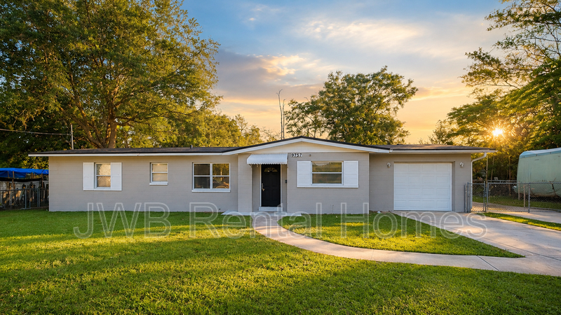Jacksonville House: 9757 Patton Rd