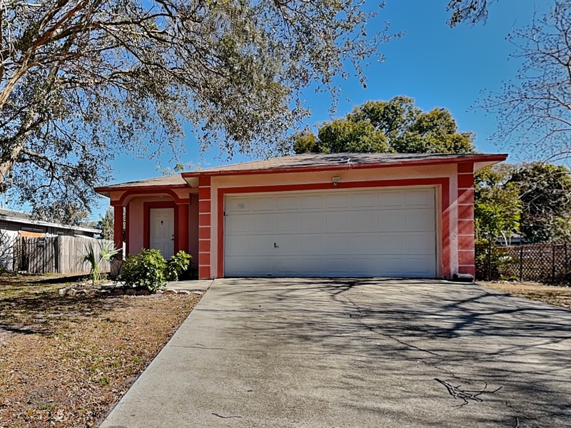 Largo House: 105 Melody Ln