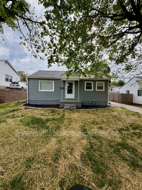 Evansville House: 120 Leslie Avenue